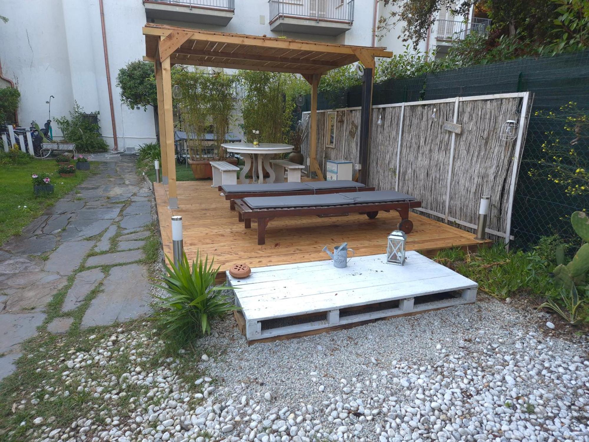 Domusauroom, Relax Nel Cuore Della Versilia - Pet Friendly Viareggio Exteriör bild